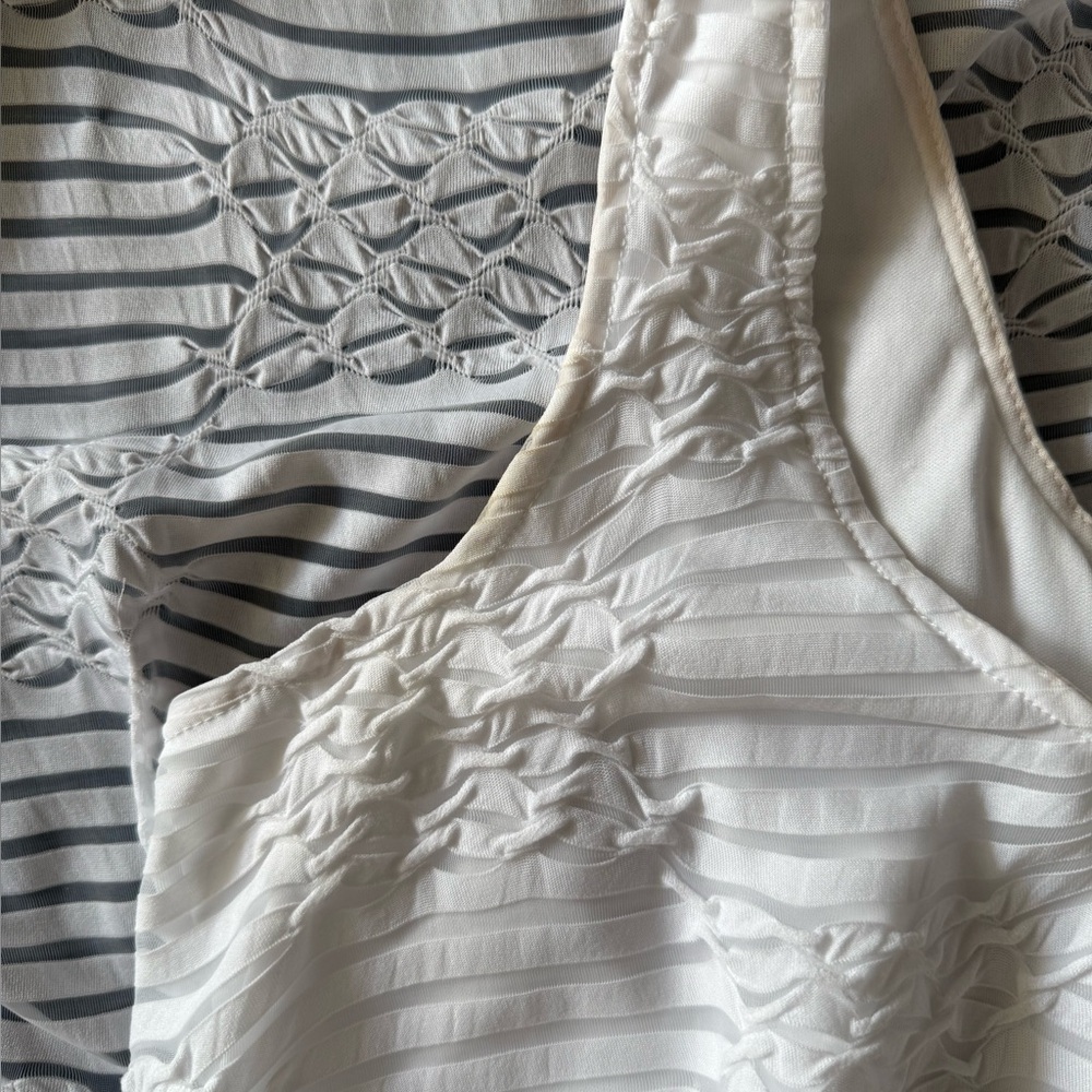 White dress-up duo. Tank and see-through over-jacket. Rhinestones on the cuffs. - Picture 14 of 14